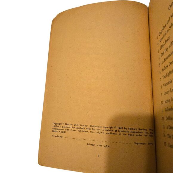 New Girl (Original Title: Break A Leg!) By Stella Pevsner 1st Printing 1970 - Picture 5 of 7